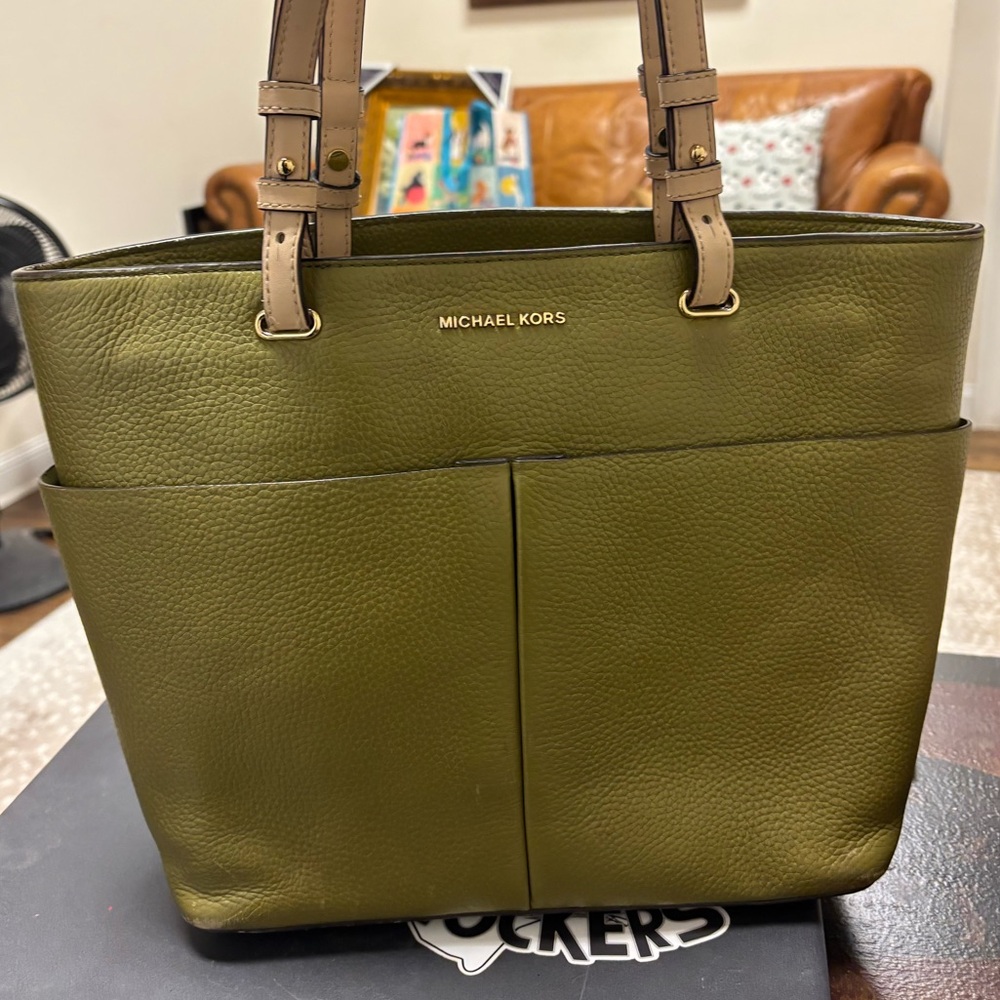 Michael Kors Medium Jetsetter